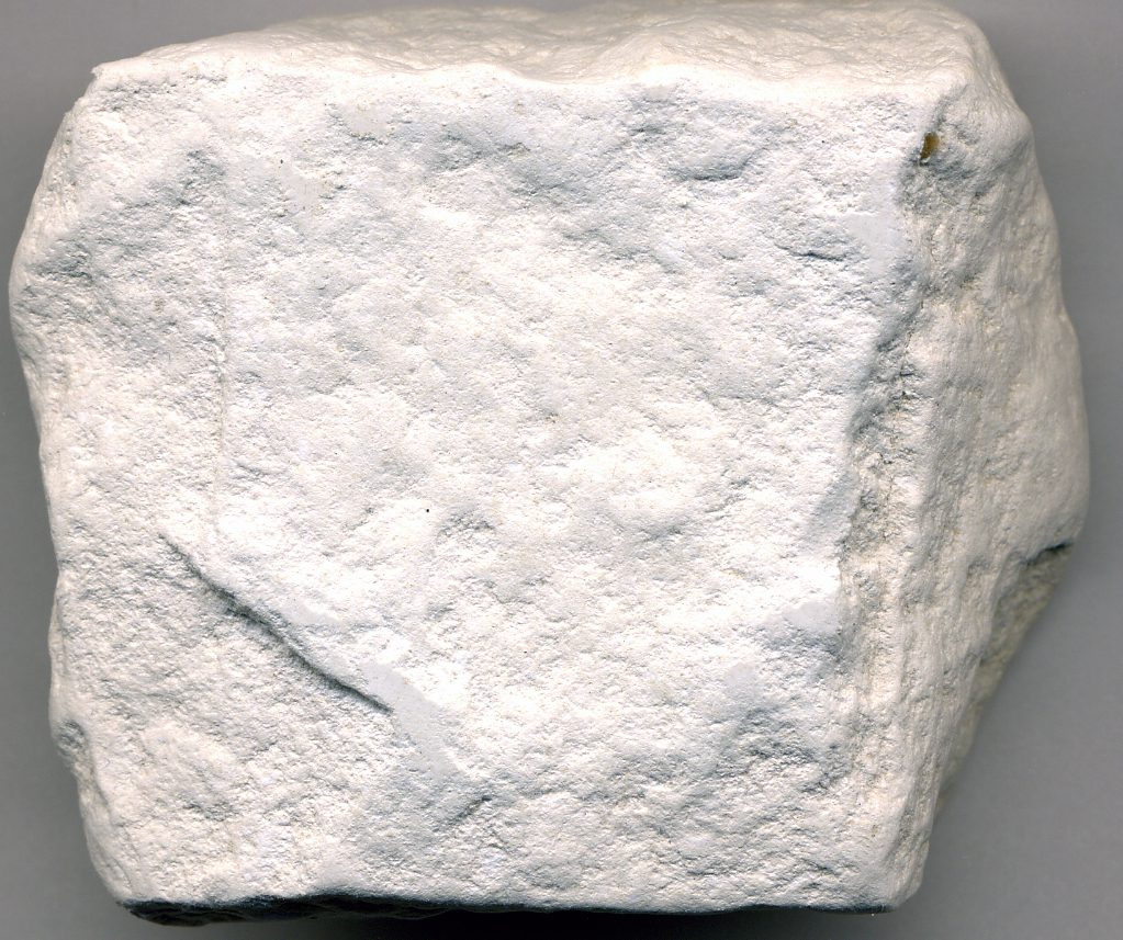 Bloque de tierra de diatomeas en su forma mineral natural